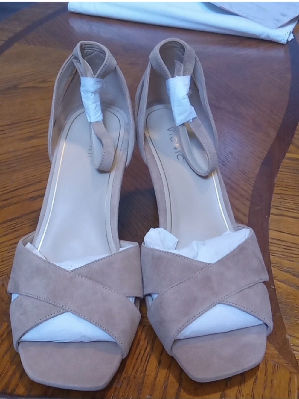 NWT Vionic Tan Suede Crisscross Ankle-Strap Heels